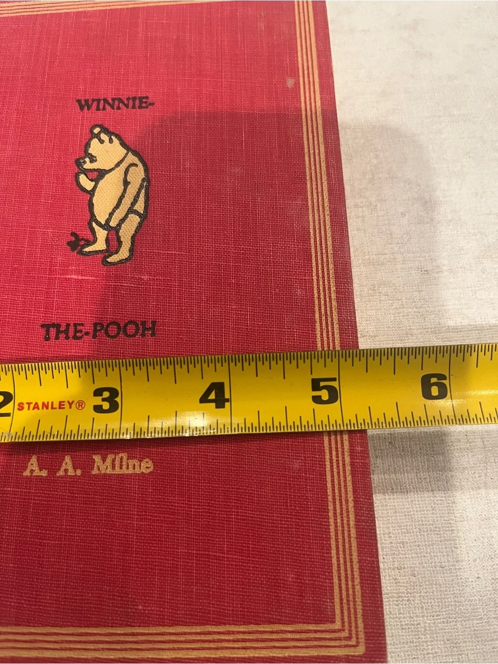 Vintage 1961 cloth cover bound Winnie The Pooh classic story book. Hardcover